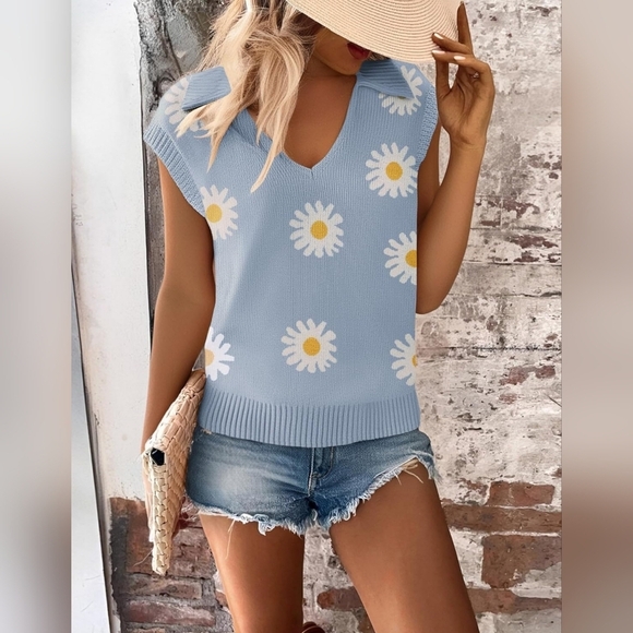 Women's Blue Daisy Knit Collared Sweater Vest Cap Sleeve V-Neck Pullover - Picture 2 of 12